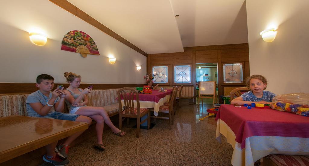 Albergo Sayonara Comano Terme Exterior foto